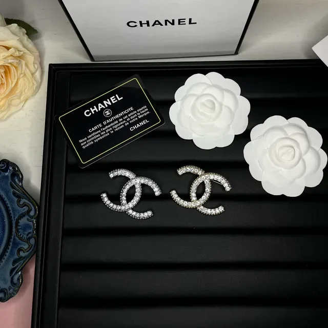 Chanel CC Brooch Crystal-Pavé Silver-Tone Brooches 7