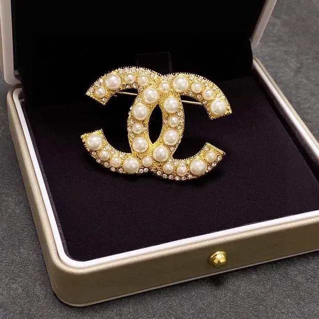 Chanel CC Brooch Gold-Tone Pearl and Crystal Embellished Brooch 3