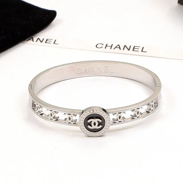 Chanel CC Logo 黄金银色 铰链 interlocking 中牌 手镯 3