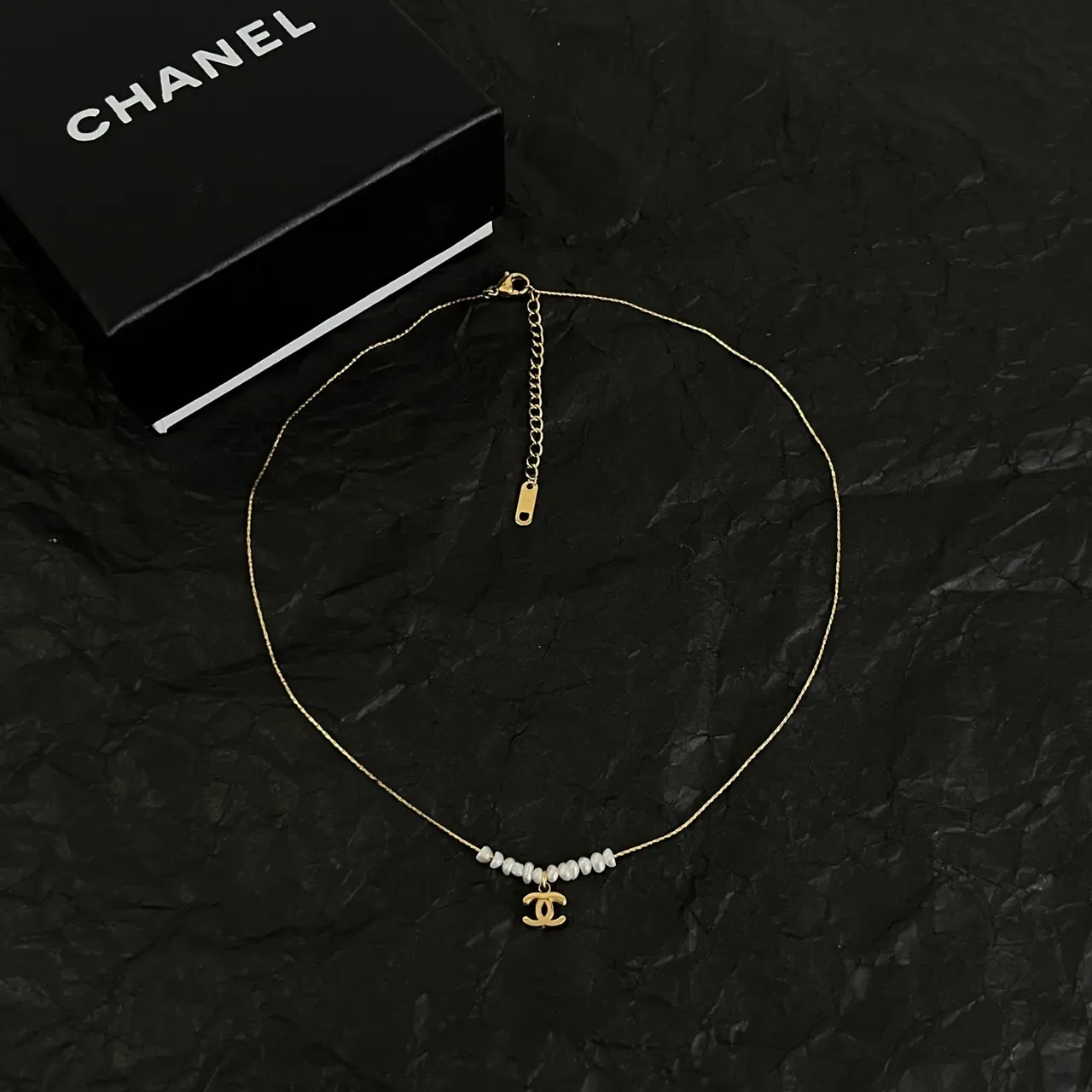 Collier Chanel CC Logo Perles Chaîne Dorée 5