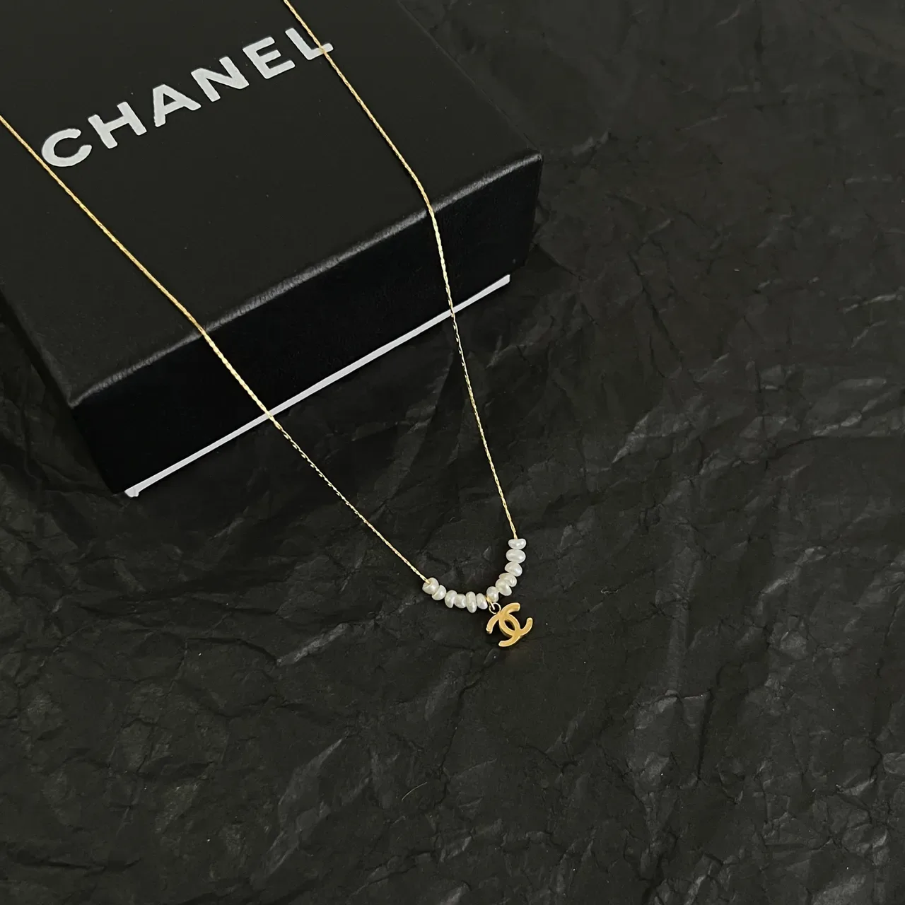 Collier Chanel CC Logo Perles Chaîne Dorée 6