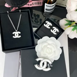 Chanel CC Logo Silver White Enamel-and-Metal Chain-Link Necklace