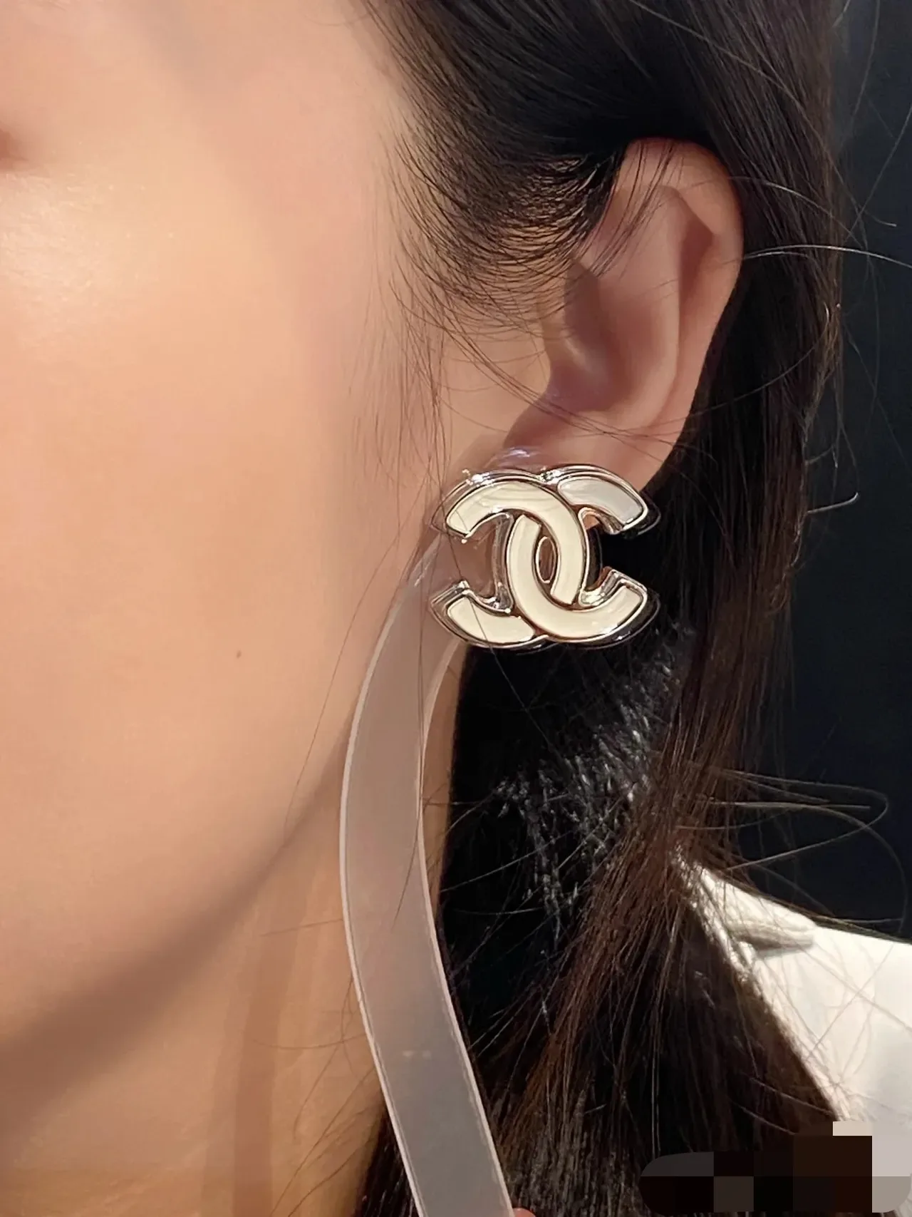 Chanel CC Logo فضي أبيض مينا ومعدن سلسلة رابطة قلادة 7