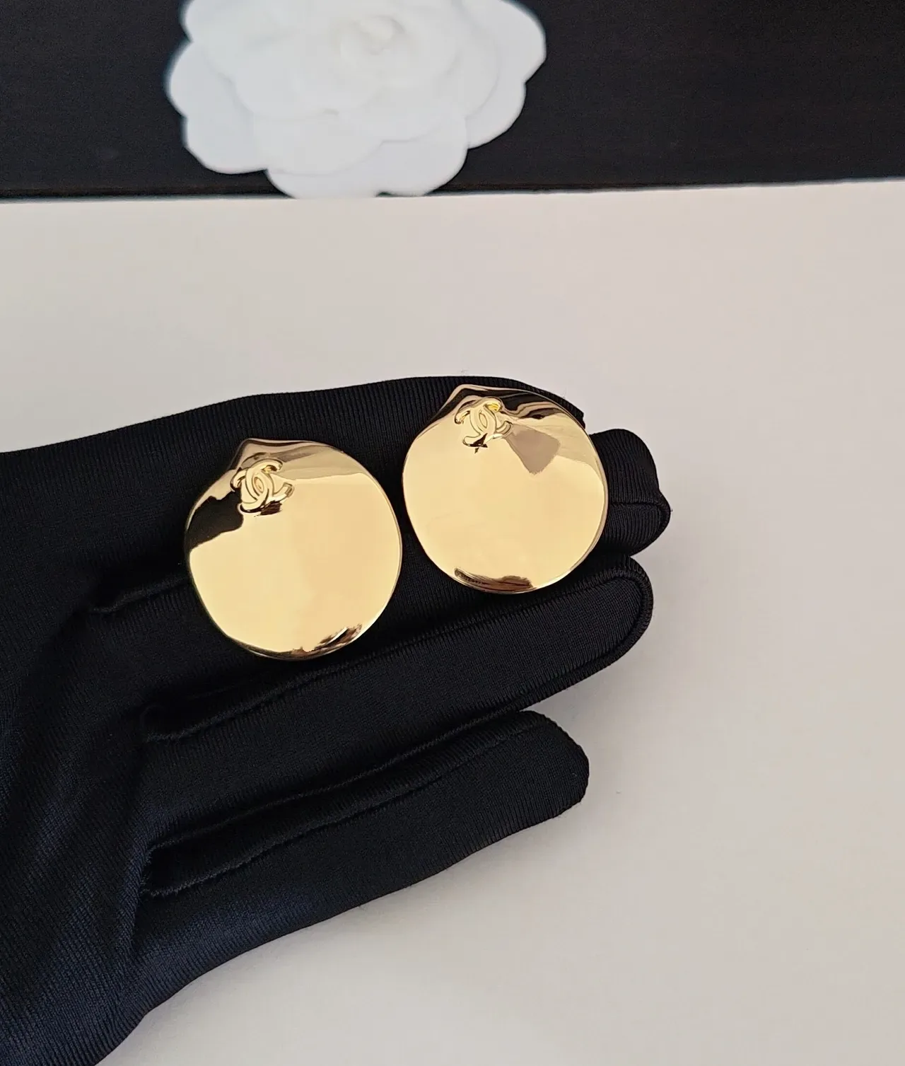 Chanel CC Logo Stud Gold Oval Earrings 2