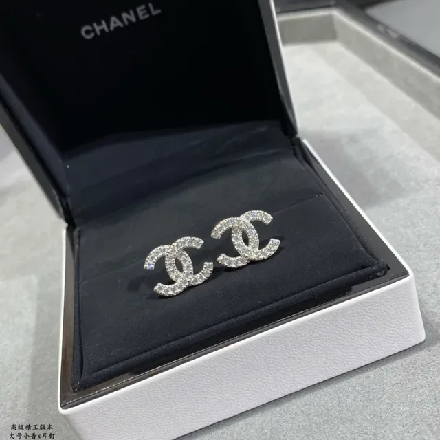Chanel CC Logo Stud Silver Transparent Pavé-Set Crystals Interlocking Earrings 3