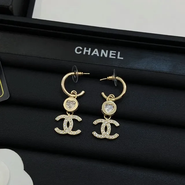 Colar Chanel CC Pérola Bege Corrente Dourada Cristal-Embellished Logo 3