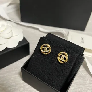 চ্যানেল CC Stud সোনা কালো সার্কুলার মেটাল ইয়াররিংস