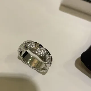 Chanel Coco Crush 绗缝钻石镶嵌宽带戒指
