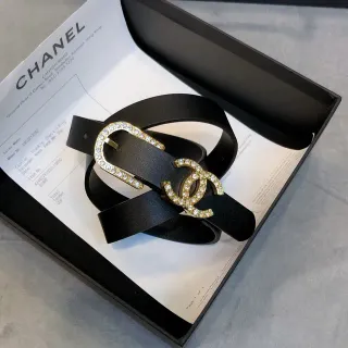 Chanel क्रिस्टल से सजाया गया CC बेल्ट काला चमड़े का बेल्ट