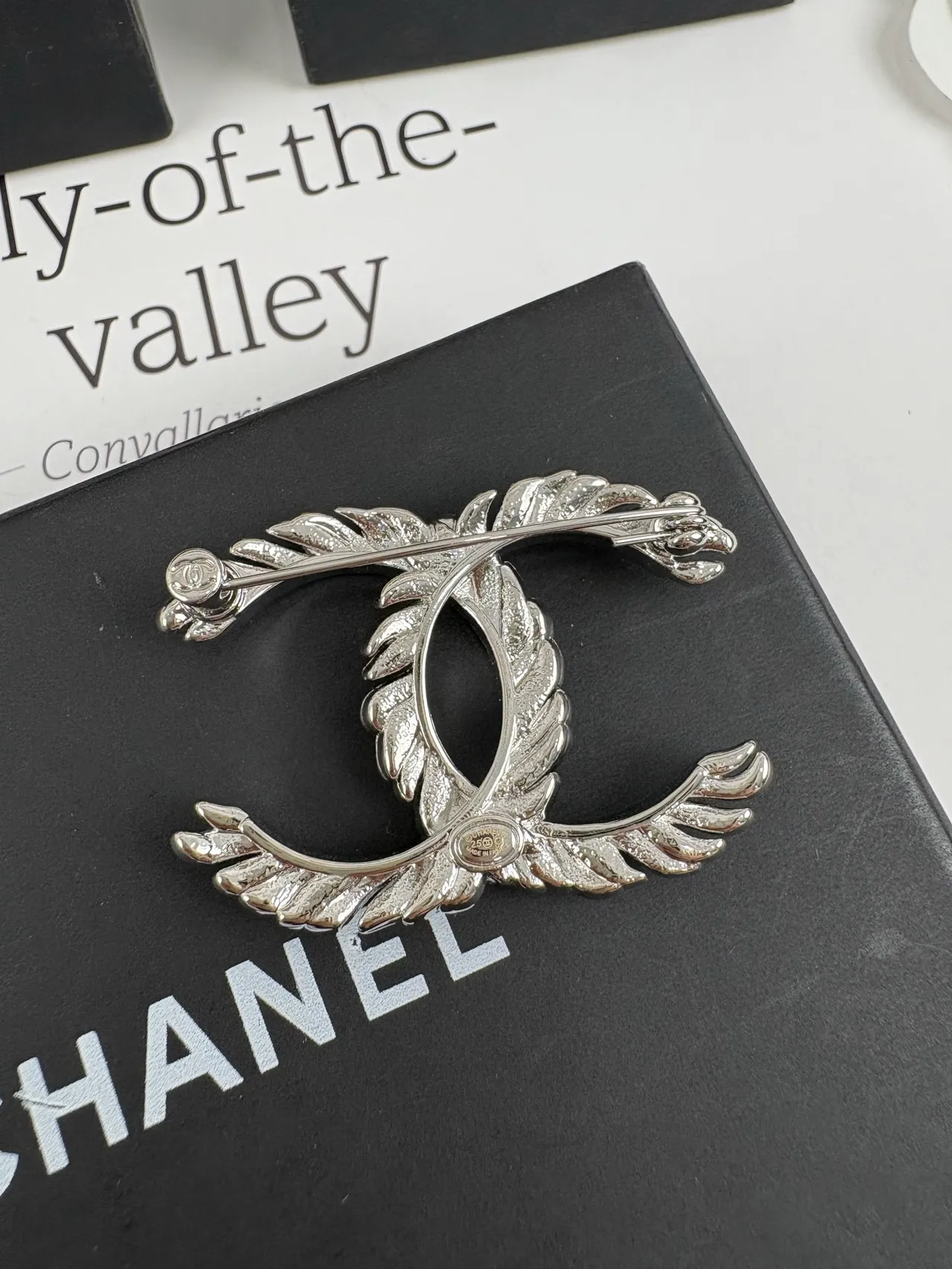 Chanel Feather CC Crystal Brooch 3