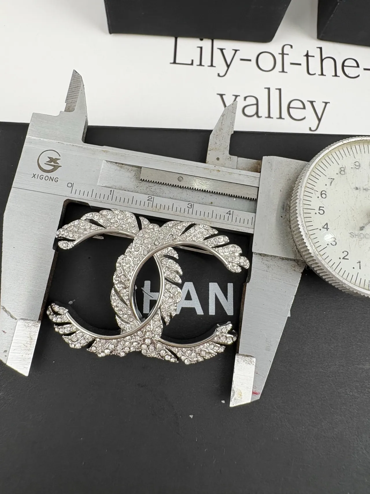 Chanel Feather CC Crystal Brooch 5
