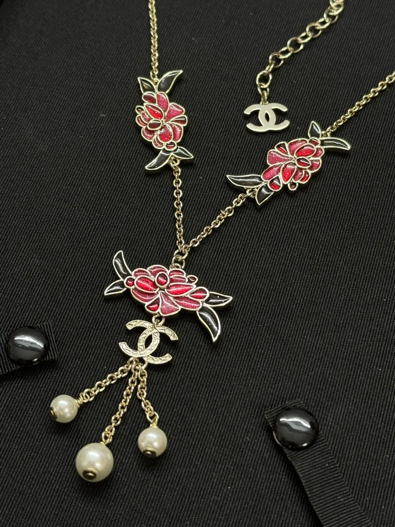 Collier Chanel Floral Émaillé et Perles 5