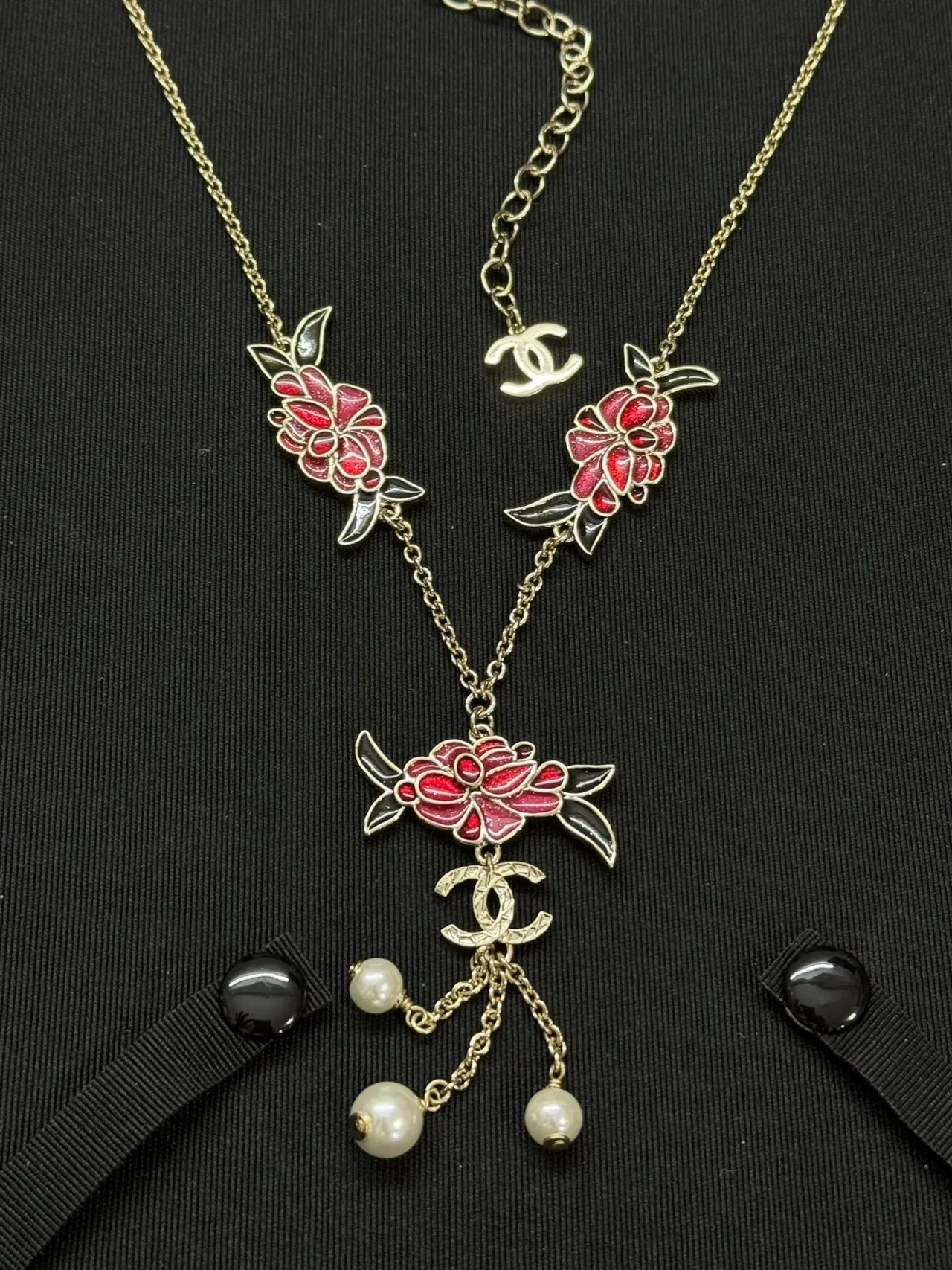 Collier Chanel Floral Émaillé et Perles 6