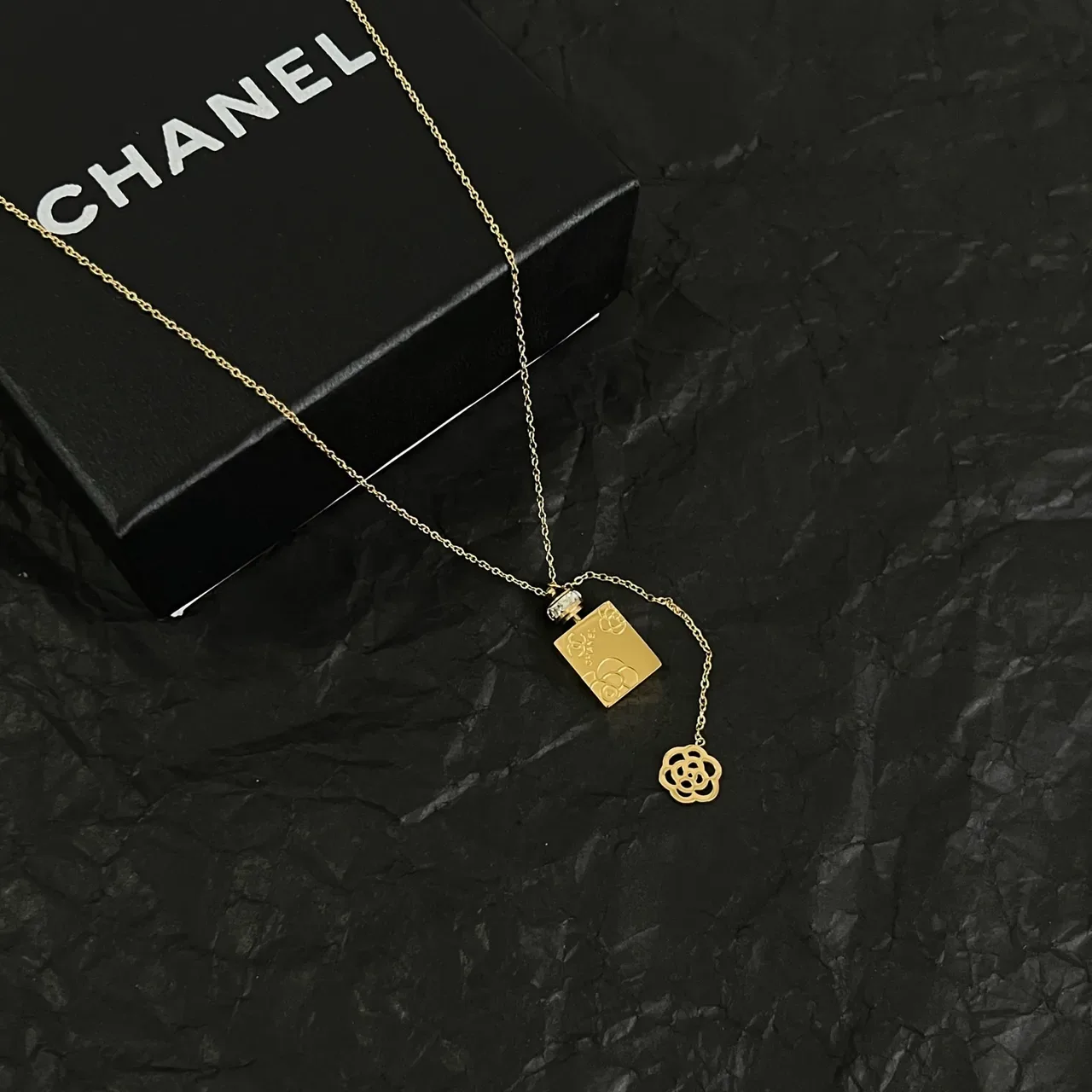 Chanel Colar Corrente de Ouro Pendente Garrafa de Perfume 6