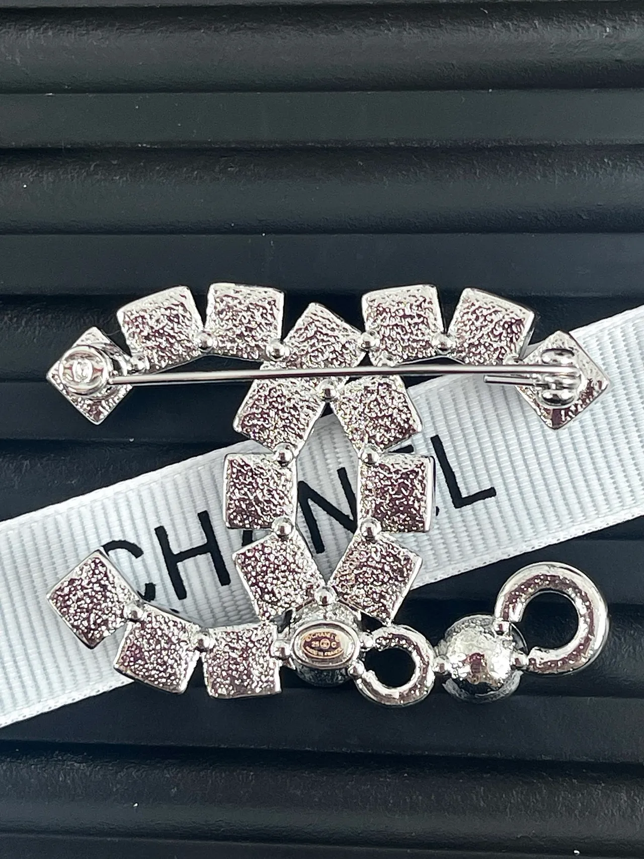 Chanel Interlocking CC Pearl and Crystal Brooch 2