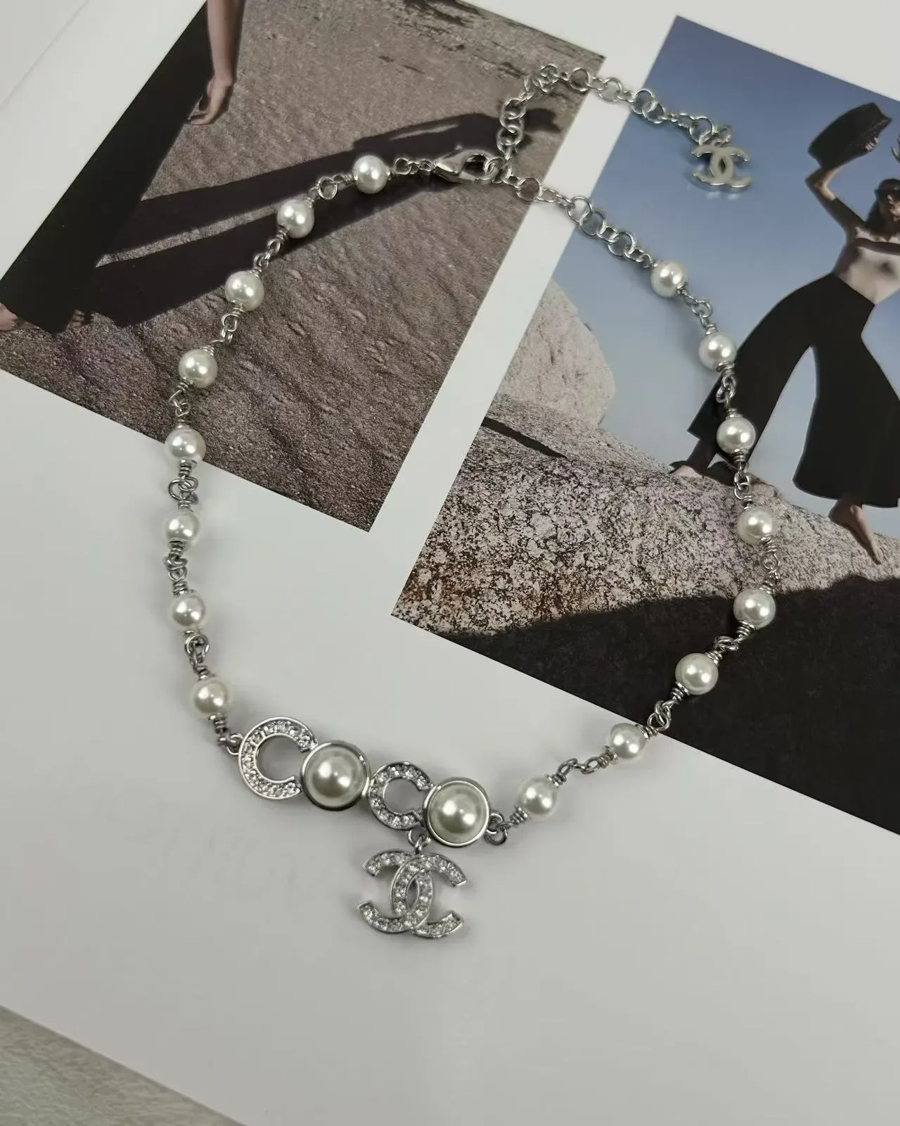 Collier Chanel perles et chaîne CC Logo 3