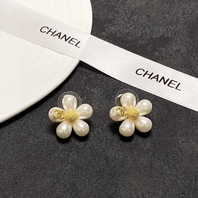 Chanel Pearl Flower Gold-Tone CC Center Earrings 2