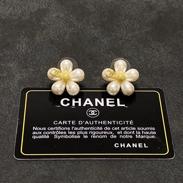Chanel Pearl Flower Gold-Tone CC Center Earrings 5