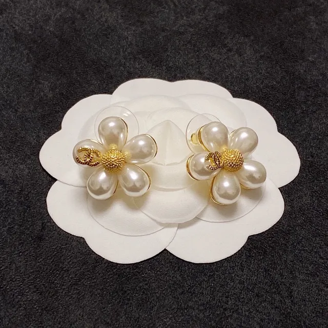Chanel Pearl Flower Gold-Tone CC Center Earrings 7