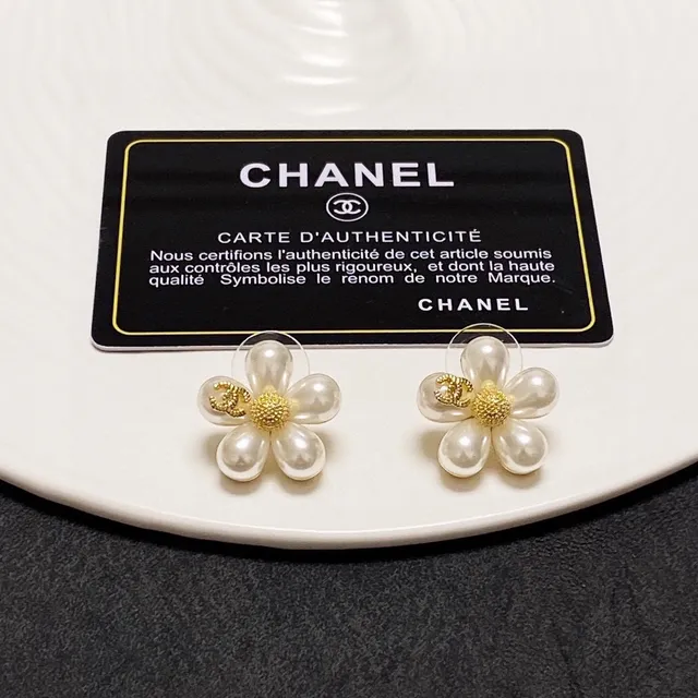 Chanel Pearl Flower Gold-Tone CC Center Earrings 8