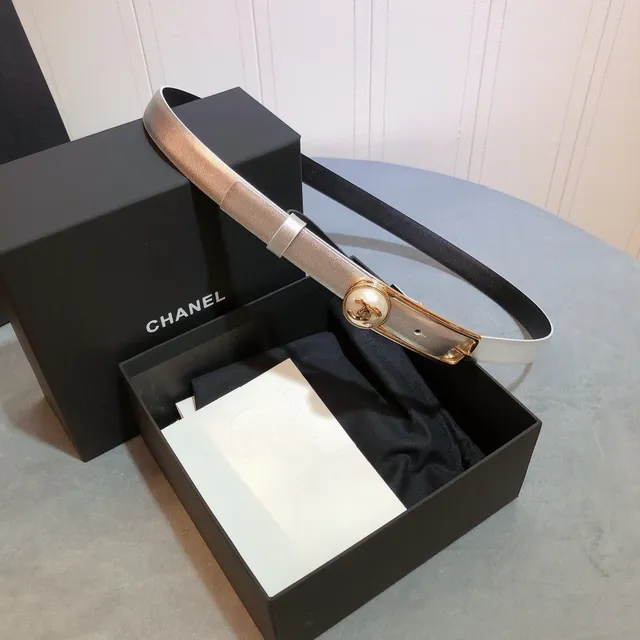 Chanel Silver Black Thin Metallic Exterior Leather Belt 3