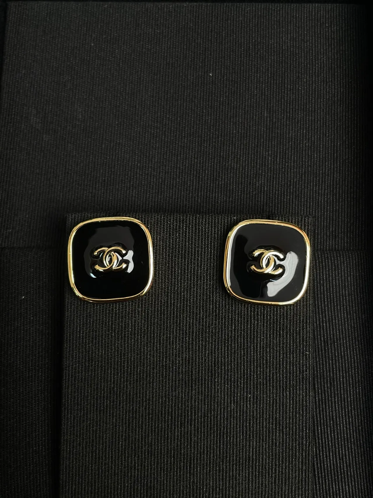 Chanel Square CC Black Red Enamel Studs Gold-Tone Metal Frame Earrings 5