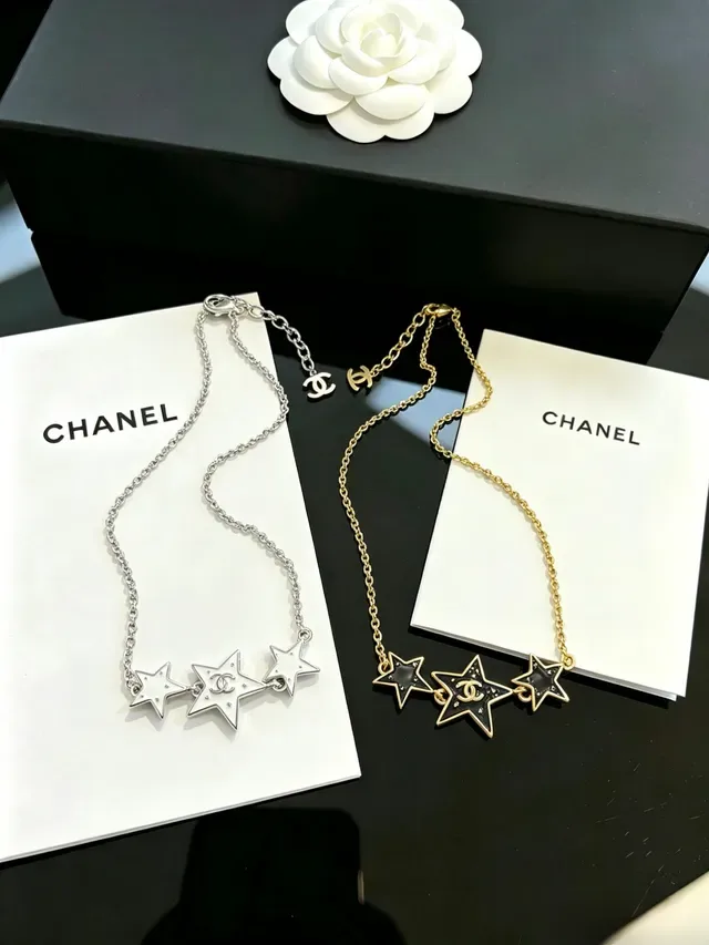 Chanel Star Motif Enamel and Silver Chain Necklace 5