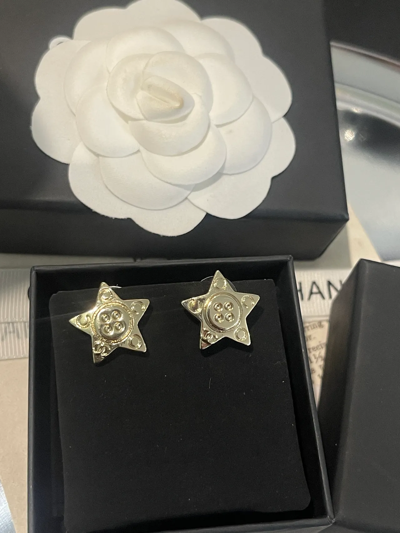 Chanel Star-Shaped Button Stud Earrings 8