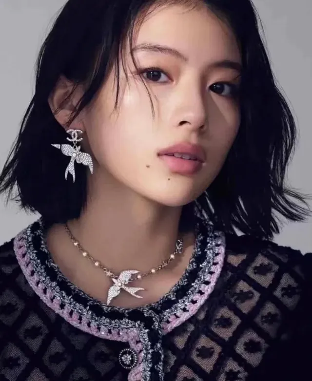 Chanel Swallow Pavé Crystal and Pearl Necklace 6