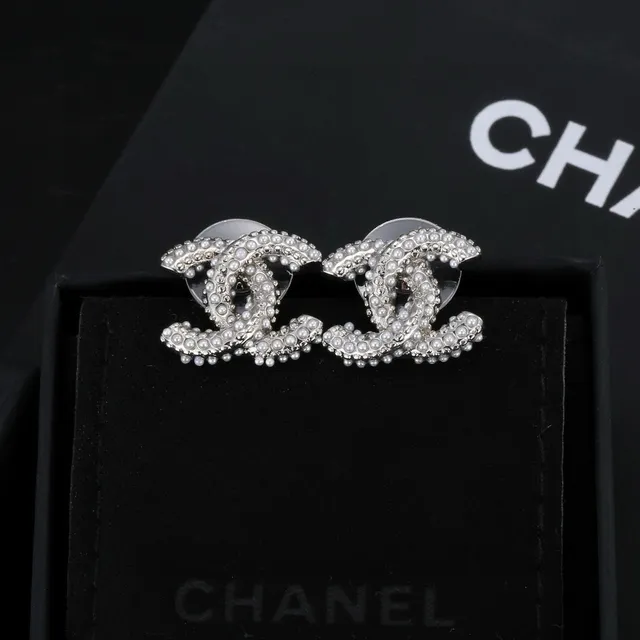 Chanel White Gold Pearl-Embellished Interlocking CC Logo Earrings 5
