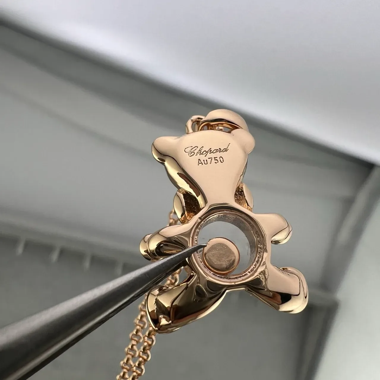 Chopard Happy Bear Colliers pendentifs en or rose et or blanc 4