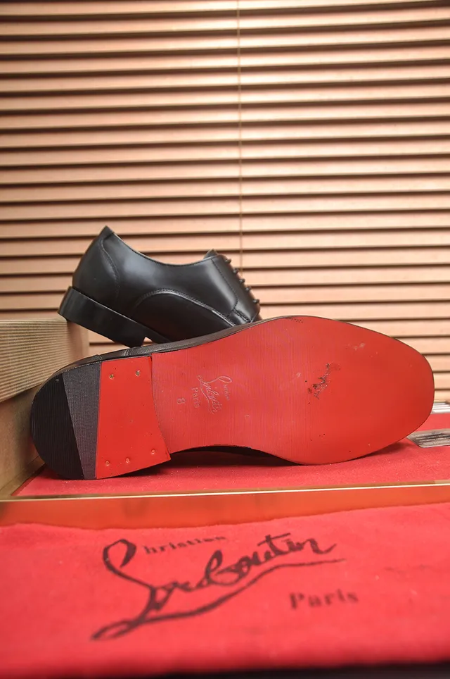 Christian Louboutin Zapatos Oxford de punta con tapa negra 3