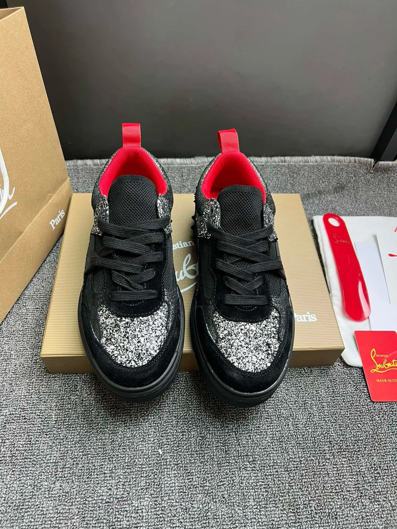 Christian Louboutin Chaussures Lifestyle Noir Rouge Glitter-Suede Hybrid Upper Talon à Spike Contrefort 8