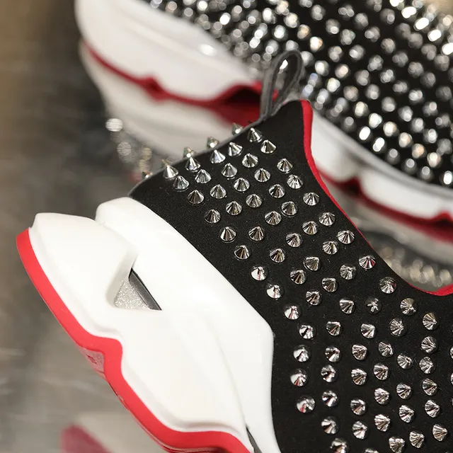 Christian Louboutin Baskets Chunky à Clous Noires et Rouges à Enfiler 3