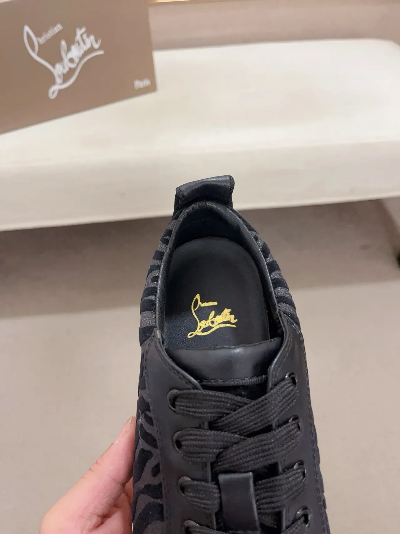 Christian Louboutin Chaussures Lifestyle Noires Blanches Bout Spiqué Panneau Velours Imprimé Zèbre 6