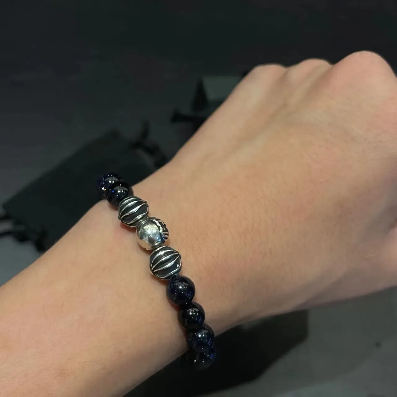 Chrome Hearts Bracelet perles noir avec perles argent brillantes et charme croix 2