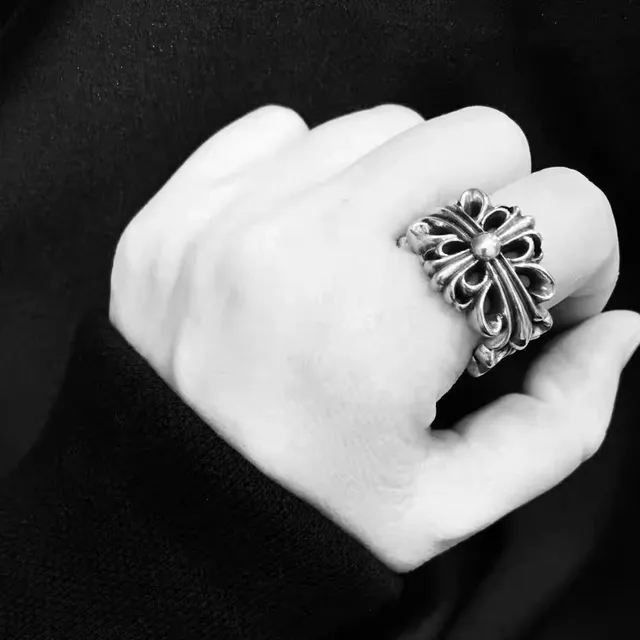 Chrome Hearts Bague Croix Fleur Argentée Motif Floral Métal Haute Brillance 2