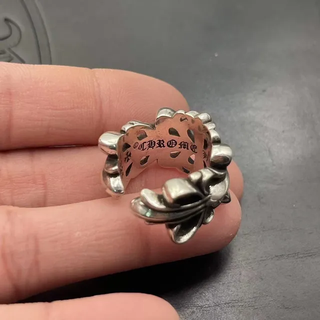 Chrome Hearts Bague Croix Fleur Argentée Motif Floral Métal Haute Brillance 3