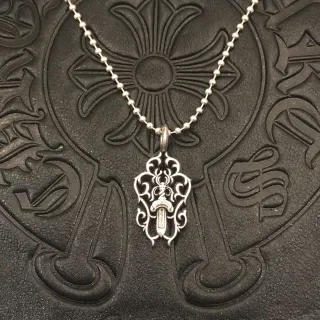 Chrome Hearts রূপালী কালো গথিক ফিলিগ্রি ড্যাগার মোটিফ নেকলেস