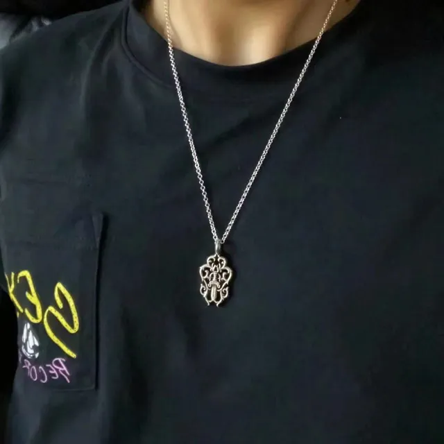 Chrome Hearts Colar prateado preto gótico filigrana motivo de adaga 2