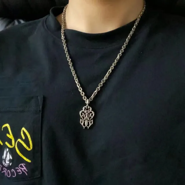 Chrome Hearts Colar prateado preto gótico filigrana motivo de adaga 3