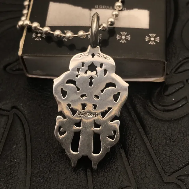 Chrome Hearts Colar prateado preto gótico filigrana motivo de adaga 7