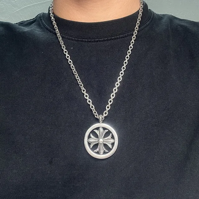 Chrome Hearts Argent Noir Métal Poli Cadre Circulaire Pendentif Collier 4