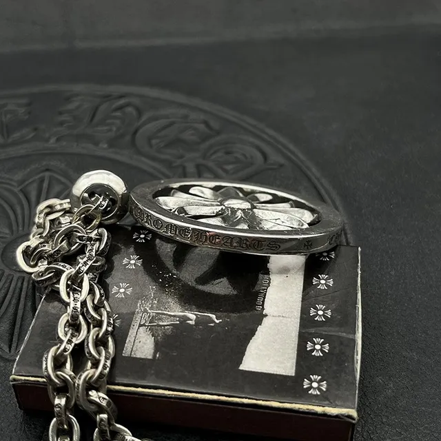 Chrome Hearts Argent Noir Métal Poli Cadre Circulaire Pendentif Collier 6