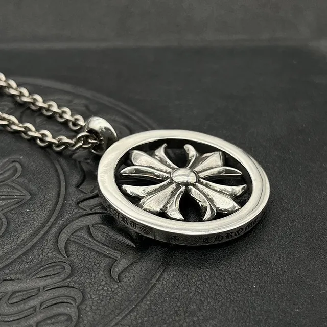 Chrome Hearts Argent Noir Métal Poli Cadre Circulaire Pendentif Collier 7