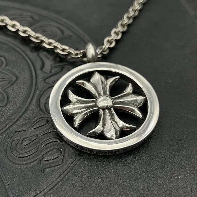 Chrome Hearts Argent Noir Métal Poli Cadre Circulaire Pendentif Collier 8