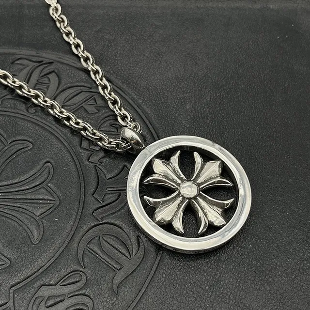 Chrome Hearts Argent Noir Métal Poli Cadre Circulaire Pendentif Collier 9