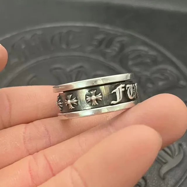 Chrome Hearts Anillo Plata Negro Banda Rotatoria Letra Gótica 5