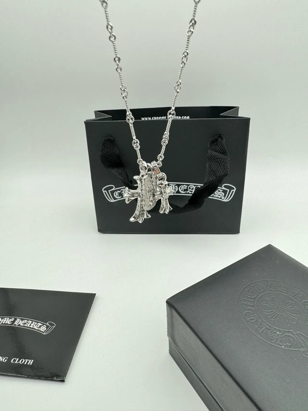Colar Pavé Dog Tag Triple Cross Chrome Hearts 23