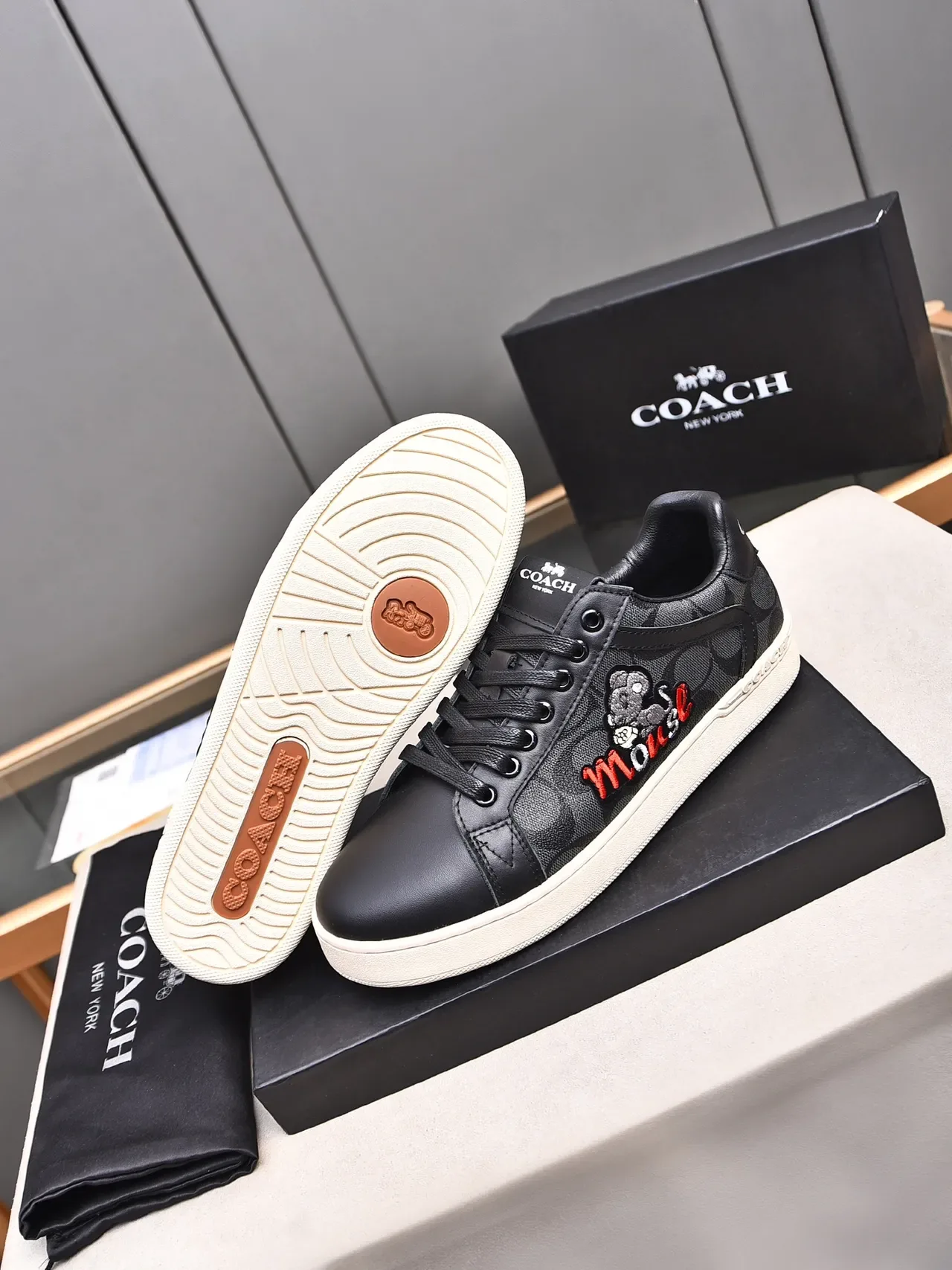 Coach Negro Beige Parche de Personaje Bordado Panel Lateral con Impresión de Monograma Sneakers Lifestyle 3